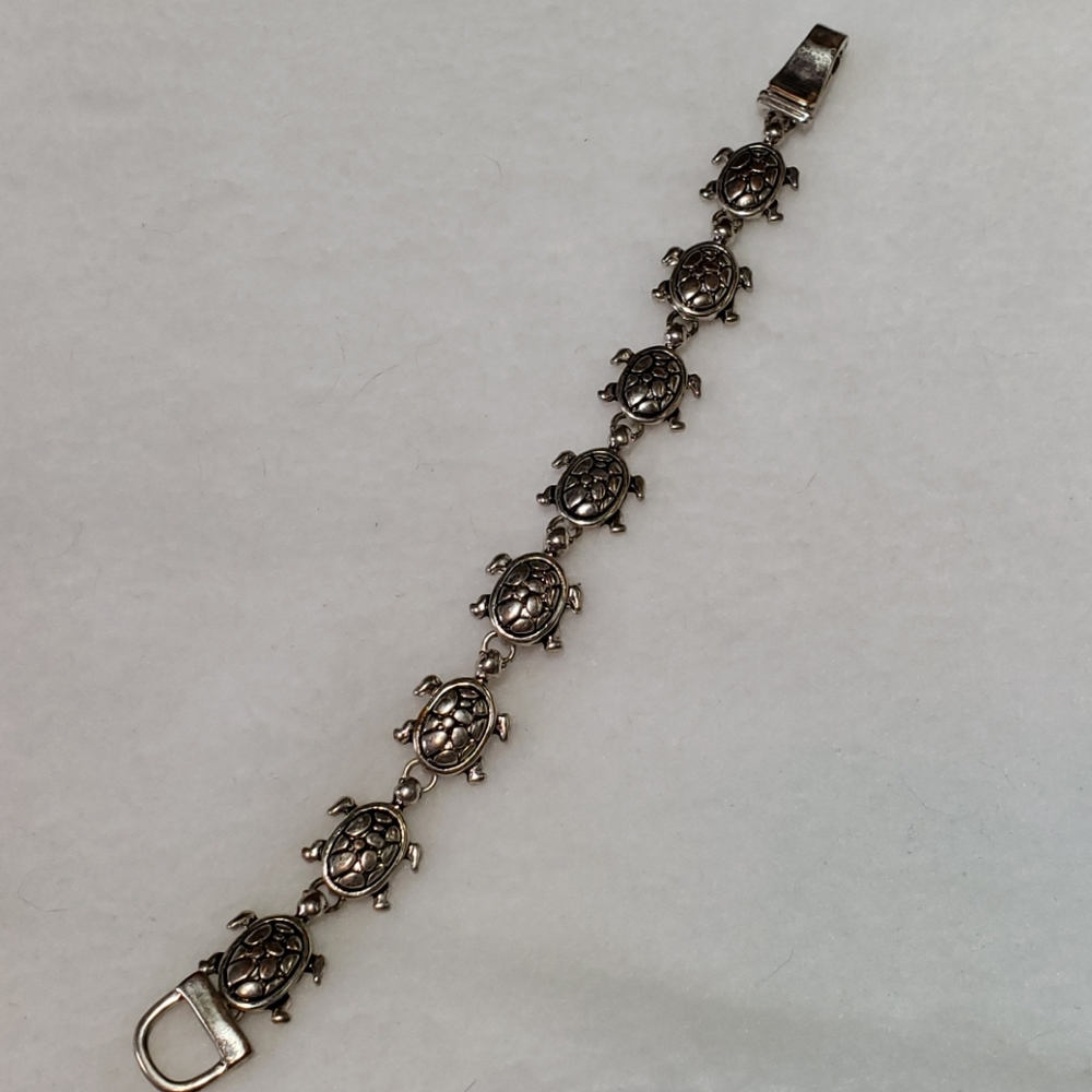Sea Turtle Bracelet - Picture 3 of 4